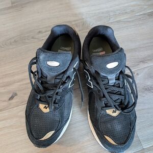 New Balance Black and Tan Men's Sneakers